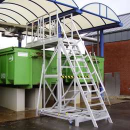 Mobile workplatform with ship ladder Mobile industrial platform with ship ladder / stepladder in aluminium for access to containers.